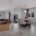 Dora Zadarvillas Villa