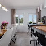 Dora Zadarvillas Villa *