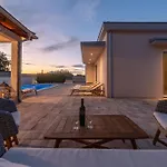 Dora Zadarvillas * Murvica (Policnik)