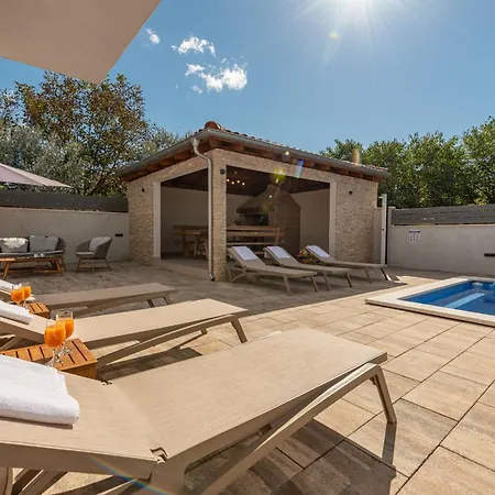 Dora Zadarvillas Villa Murvica (Policnik)