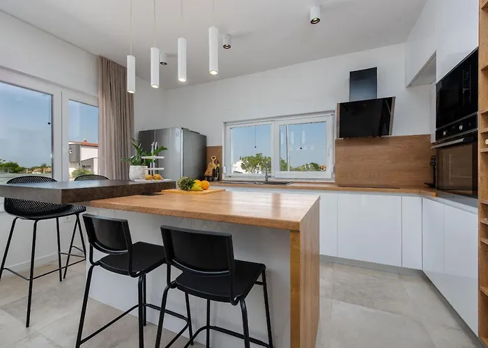 Dora Zadarvillas וילה