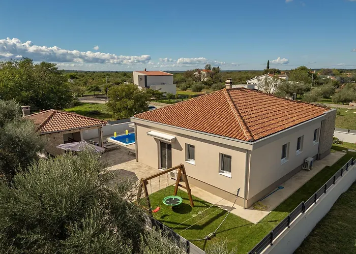 וילה Dora Zadarvillas
