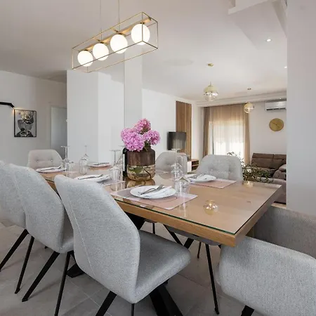 Dora Zadarvillas * Murvica (Policnik)