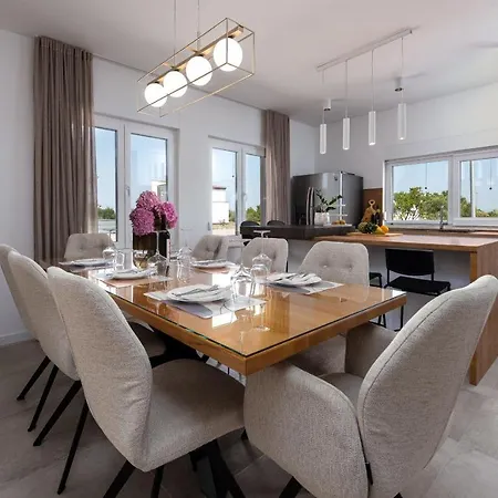 Dora Zadarvillas Murvica (Policnik)