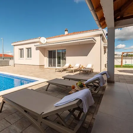 Vila Dora Zadarvillas Murvica (Policnik)