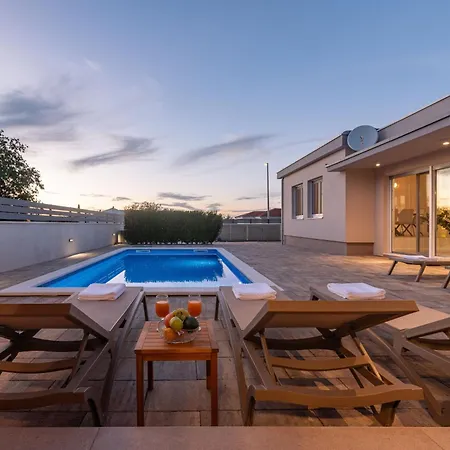 Dora Zadarvillas Villa *