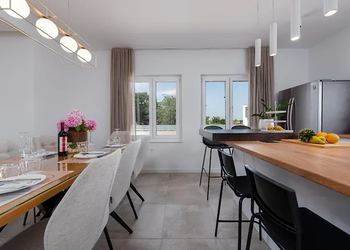 Dora Zadarvillas Вилла *