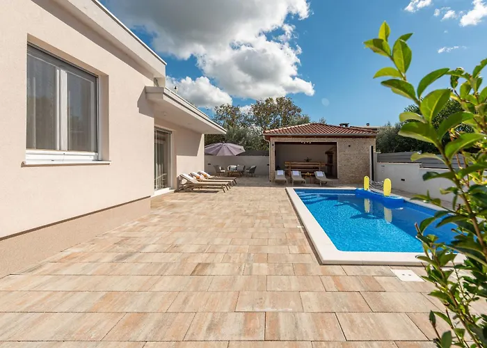 Dora Zadarvillas Murvica (Policnik)